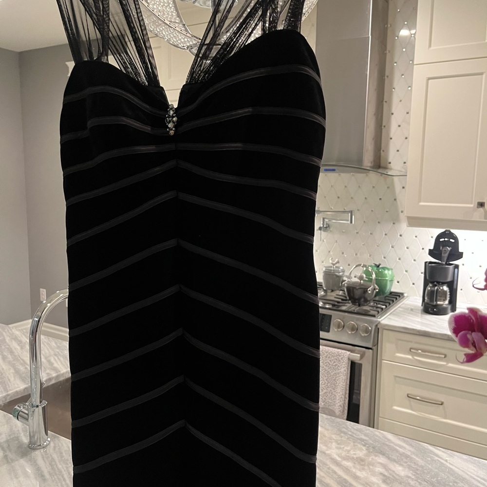 JS collections🖤 black velvet wiggle 🖤evening dress for formal event size 10🖤